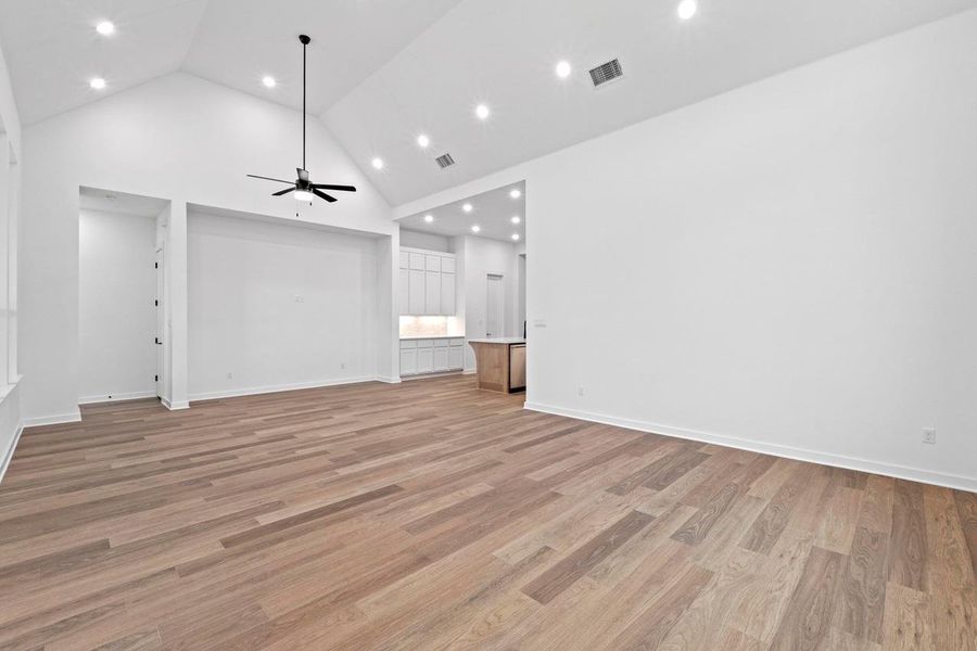 Spacious, unfurnished interior of a new home in Broken Oak, Georgetown (Image 16).