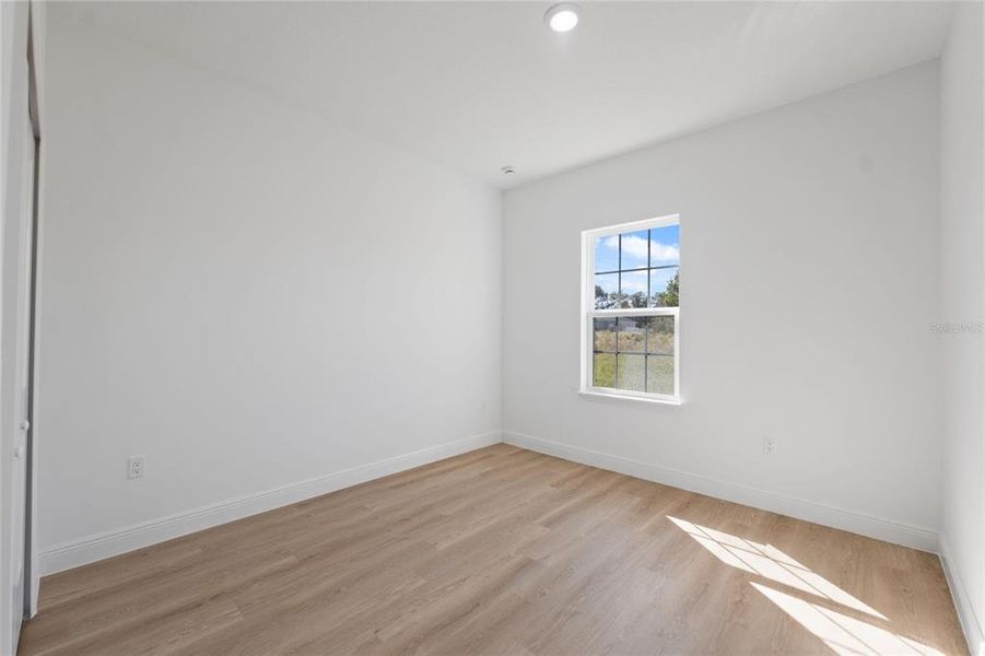 Spacious, unfurnished interior of a new home in , Ocala (Image 31).