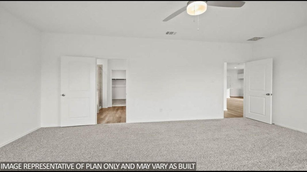 Spacious, unfurnished interior of a new home in Silverthorne, Conroe (Image 10). Spacious, unfurnished interior of a new home in Silverthorne, Conroe (Image 10).