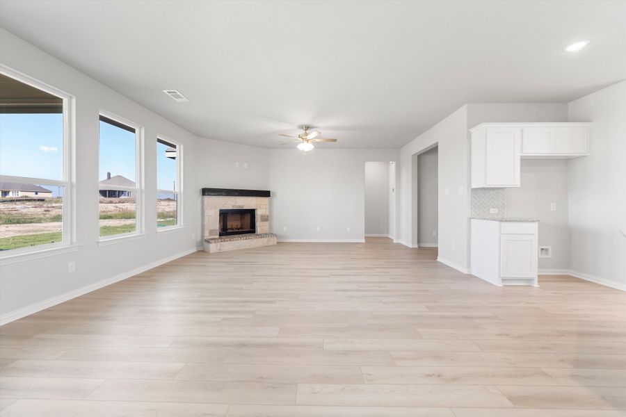 Spacious, unfurnished interior of a new home in Clear Sky Addition, Valley View (Image 33).