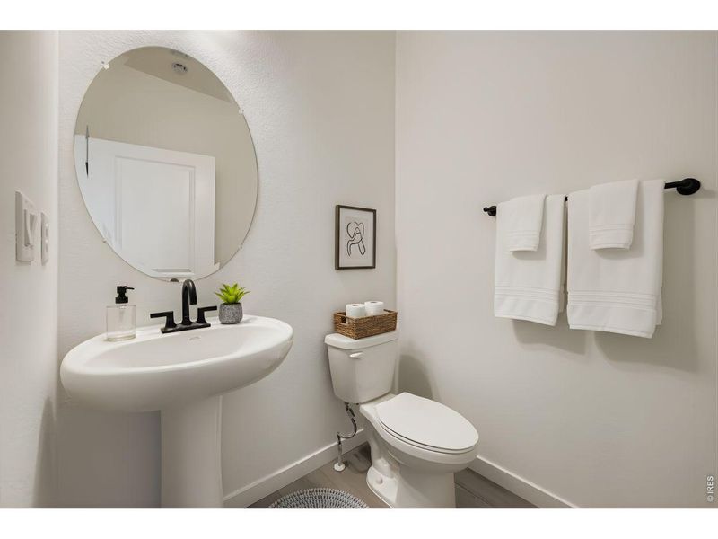 Furnished interior view inside a new home in Mountain Brook, Longmont (Image 5).