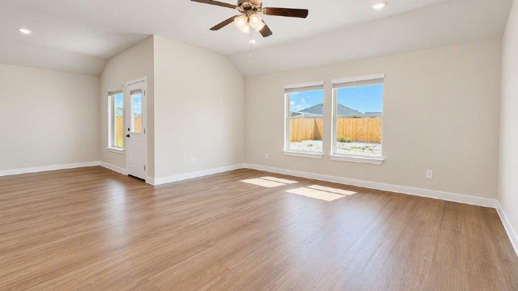 Spacious, unfurnished interior of a new home in Royal Oak South, Corpus Christi (Image 9).