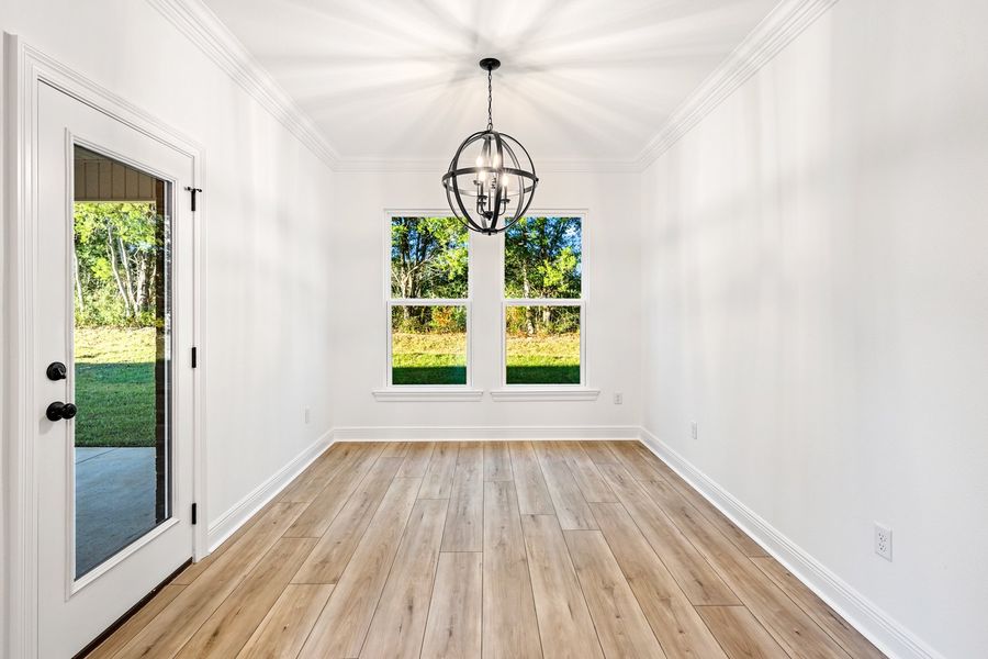 Spacious, unfurnished interior of a new home in Eagle Pointe, Pensacola (Image 11).