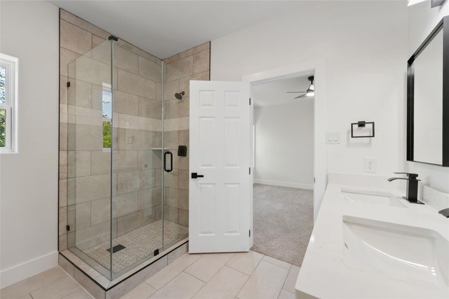 Furnished interior view inside a new home in , Santa Fe (Image 7).