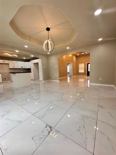 Spacious, unfurnished interior of a new home in , Marlin (Image 11).