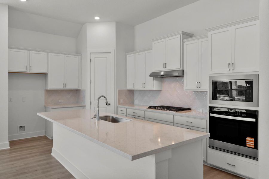 Center Island in Kitchen Center Island in Kitchen