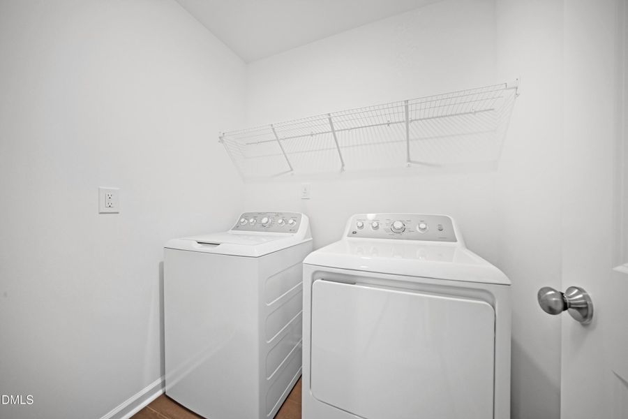 SUN_Everlee_Pic_CarsonII_QMI_227_Laundry SUN_Everlee_Pic_CarsonII_QMI_227_Laundry