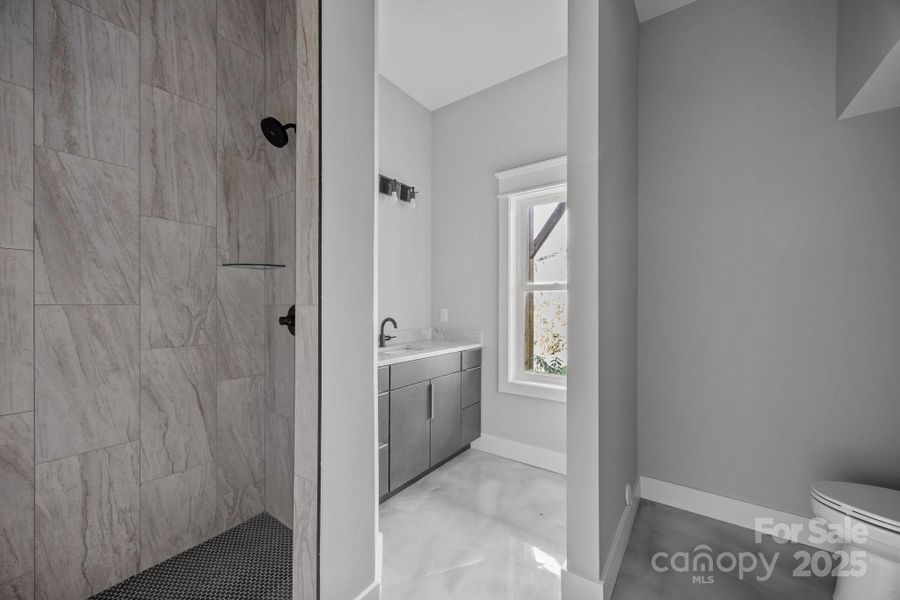 Lower level full bath Lower level full bath