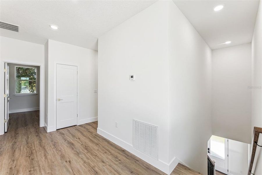 Spacious, unfurnished interior of a new home in , Belle Isle (Image 15).