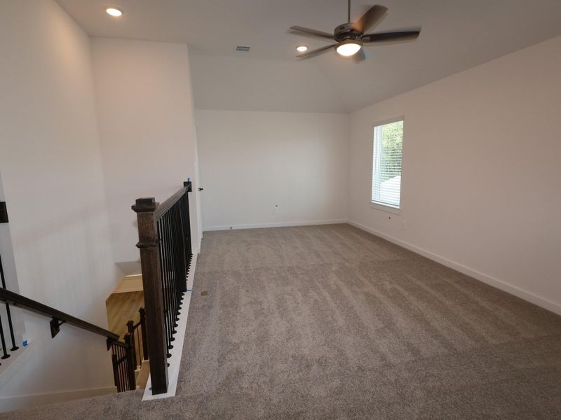 Spacious, unfurnished interior of a new home in Sorella, Tomball (Image 34).