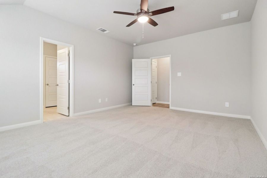 Spacious, unfurnished interior of a new home in Scenic Crest - Premier Series, Boerne (Image 35).