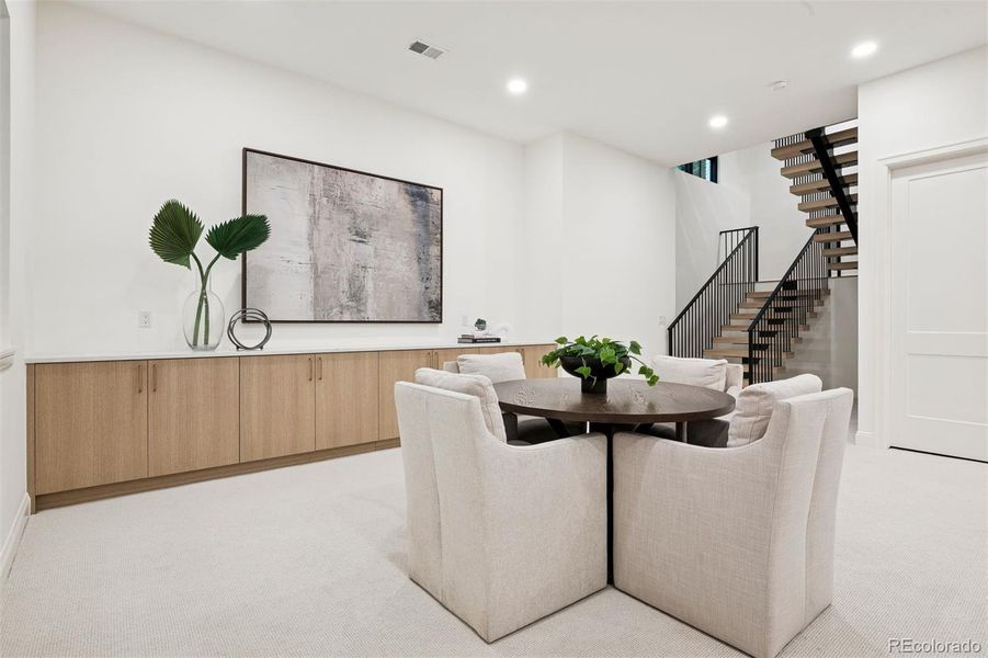 Spacious family room with built-ins