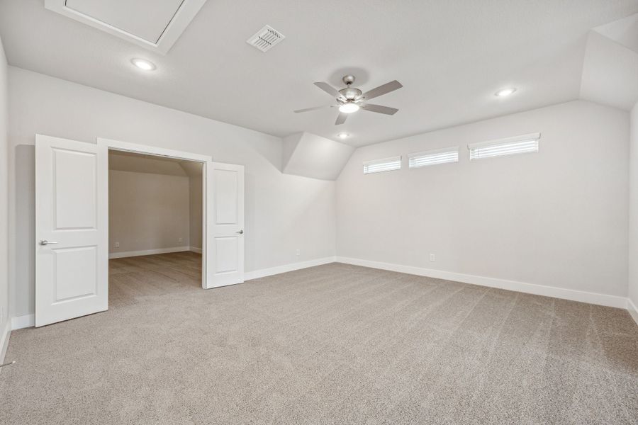 Spacious, unfurnished interior of a new home in Dove Hollow, Waxahachie (Image 24). Spacious, unfurnished interior of a new home in Dove Hollow, Waxahachie (Image 24).