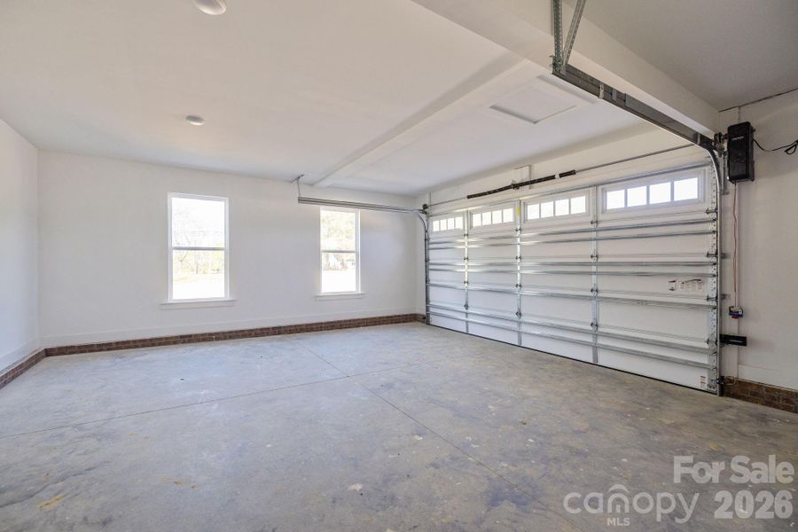 Spacious, unfurnished interior of a new home in , Monroe (Image 41).