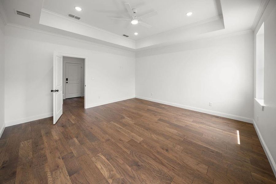 Spacious, unfurnished interior of a new home in , Tyler (Image 26).