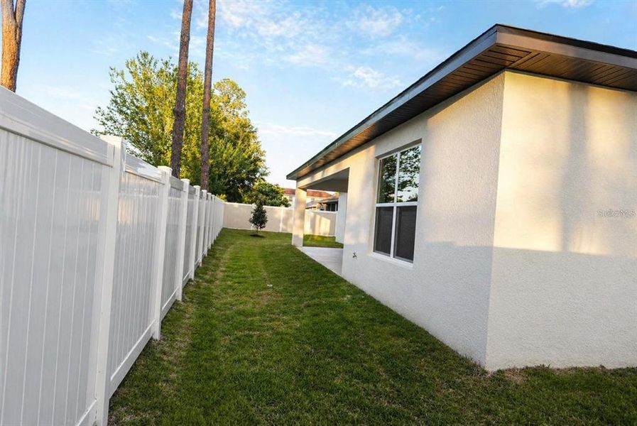 Exterior details and patio area of a home in , Palm Coast (Image 3).