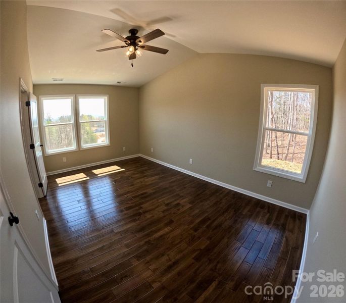 Spacious, unfurnished interior of a new home in , Marion (Image 17).