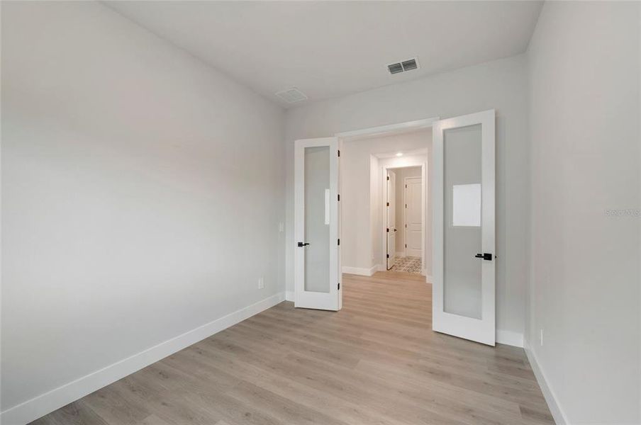 Spacious, unfurnished interior of a new home in Lakeview Crossing – Classic Series, Sarasota (Image 9).