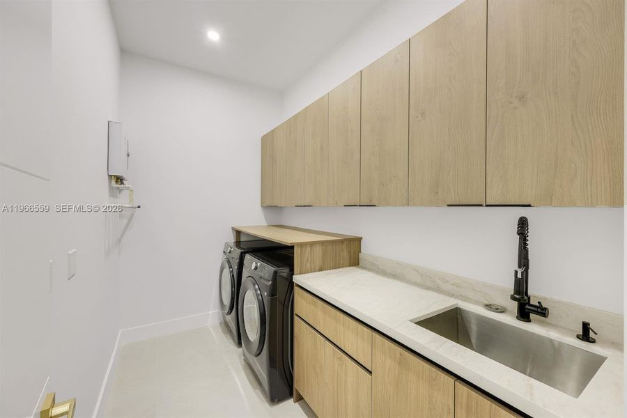 Furnished interior view inside a new home in , Cape Coral (Image 11).