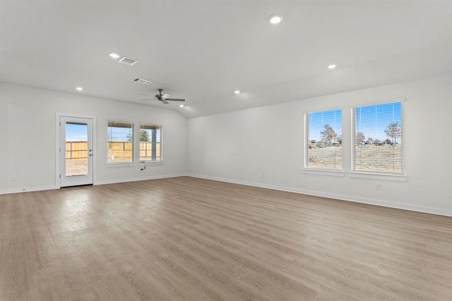 Spacious, unfurnished interior of a new home in , Dayton (Image 27).