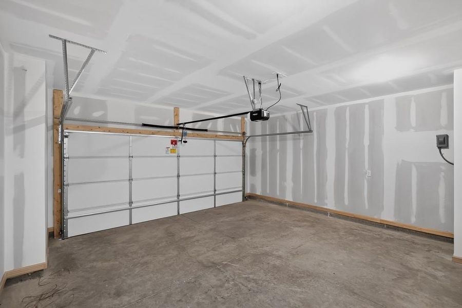 Spacious, unfurnished interior of a new home in Somerset at Veterans Memorial, Mableton (Image 20).