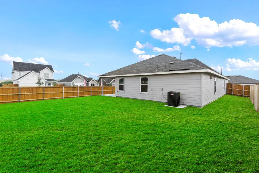 Exterior details and patio area of a home in , San Marcos (Image 3).