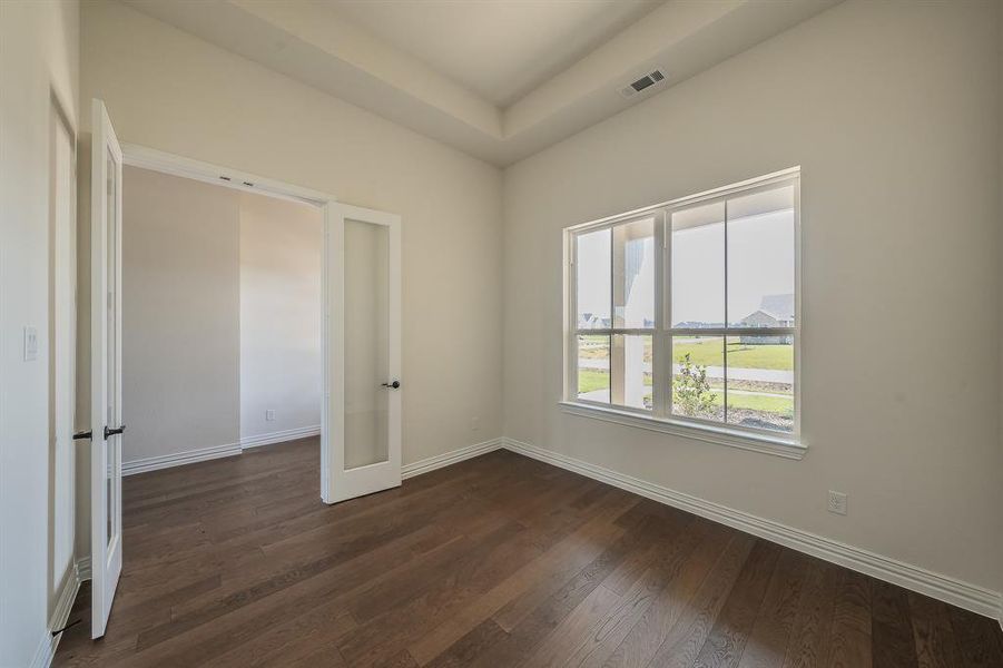 Spacious, unfurnished interior of a new home in Matthews Farms, Venus (Image 26).