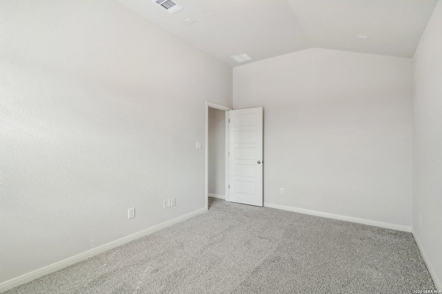 Spacious, unfurnished interior of a new home in , San Antonio (Image 25).