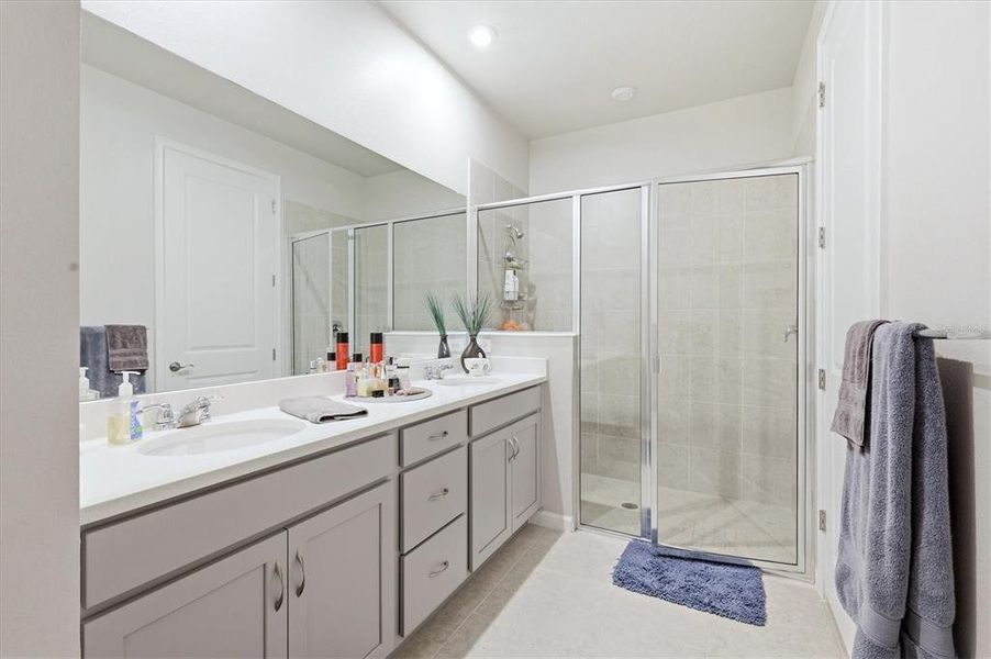 Furnished interior view inside a new home in Wellen Park, Venice (Image 14).