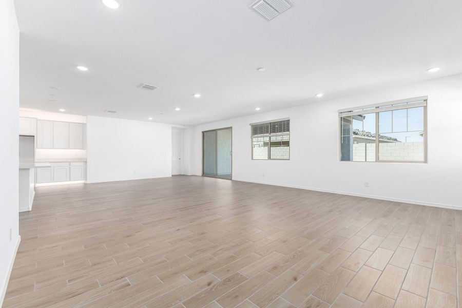 Spacious, unfurnished interior of a new home in Las Ventanas, Goodyear (Image 11). Spacious, unfurnished interior of a new home in Las Ventanas, Goodyear (Image 11).