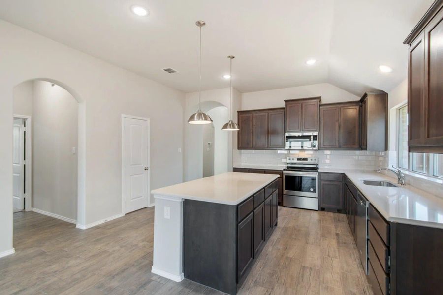 Kitchen | Concept 1958 at Redden Farms - Classic Series in Midlothian, TX by Landsea Homes