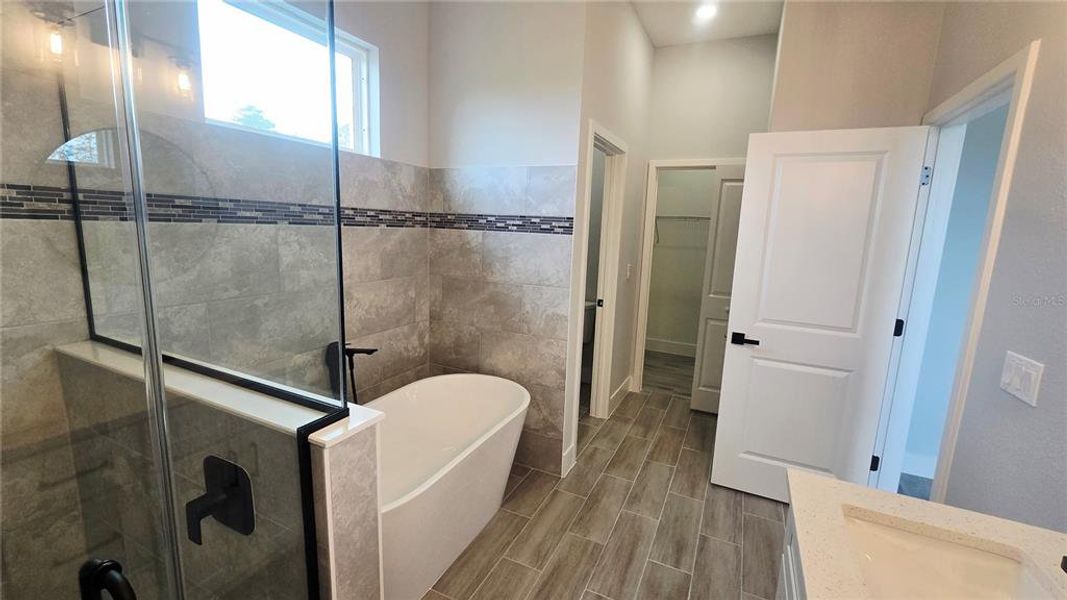 Furnished interior view inside a new home in , Ocala (Image 9).