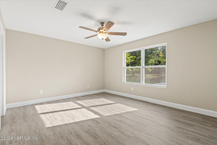 Spacious, unfurnished interior of a new home in , Interlachen (Image 18).