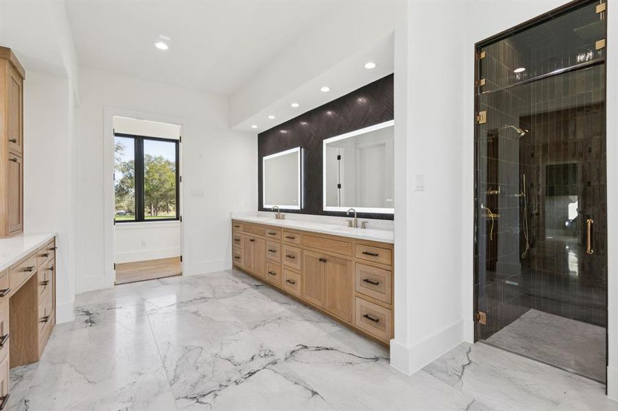 Furnished interior view inside a new home in , Weatherford (Image 10).