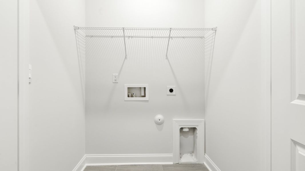 Spacious, unfurnished interior of a new home in Lybrook Village, Advance (Image 10).