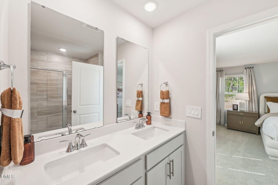 24-web-or-mls-Raleigh - Oakwood - 1066 W