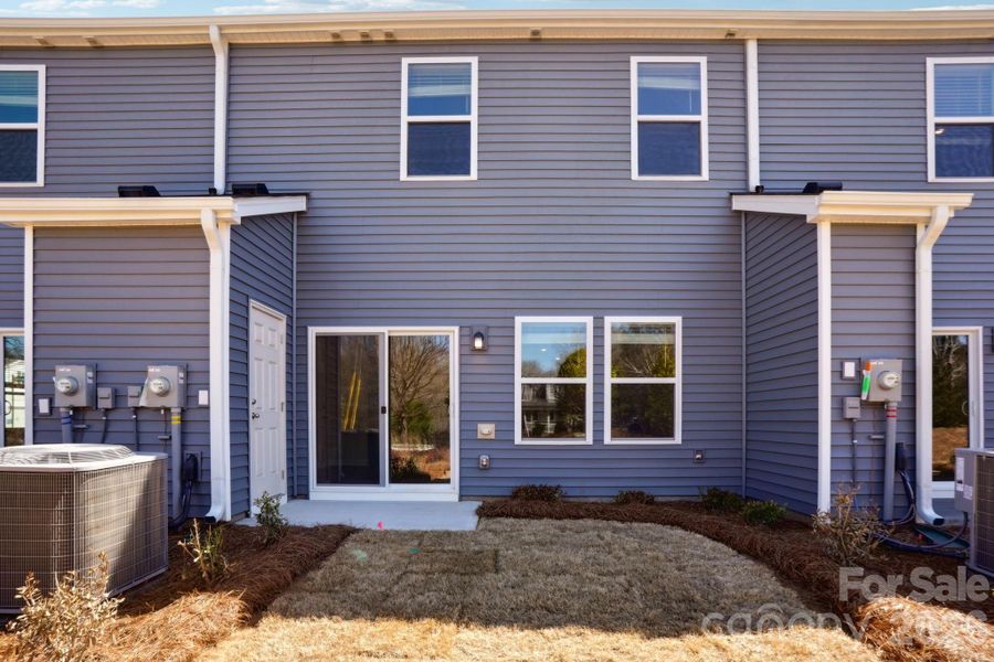 Photo is not of the actual home, but is an inspirational photo of builder’s model home and may depict options, furnishings, and/or decorator features that are not included Photo is not of the actual home, but is an inspirational photo of builder’s model home and may depict options, furnishings, and/or decorator features that are not included