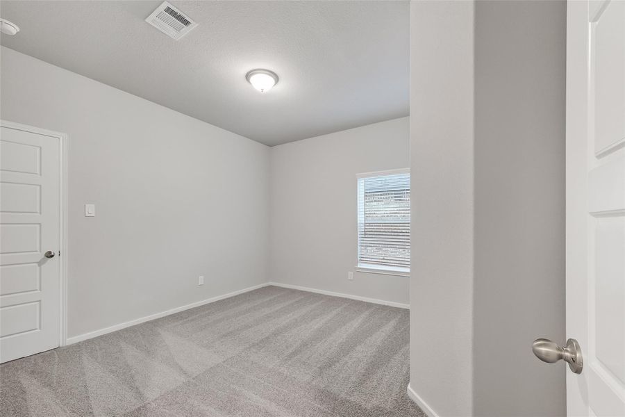 Spacious, unfurnished interior of a new home in Rollingbrook Estates, Baytown (Image 44).