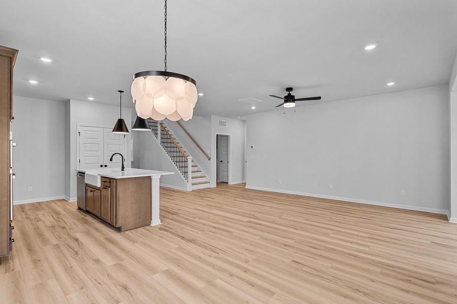 Spacious, unfurnished interior of a new home in Fieldstone, Lexington (Image 35).