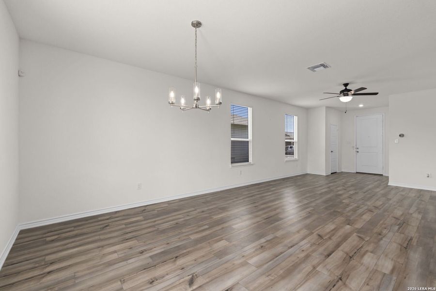 Spacious, unfurnished interior of a new home in Parklands, Schertz (Image 33).
