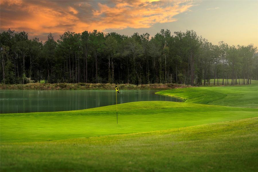 Tee off at The Highlands’ 18-hole course—where scenic views and serene surroundings make every round unforgettable.