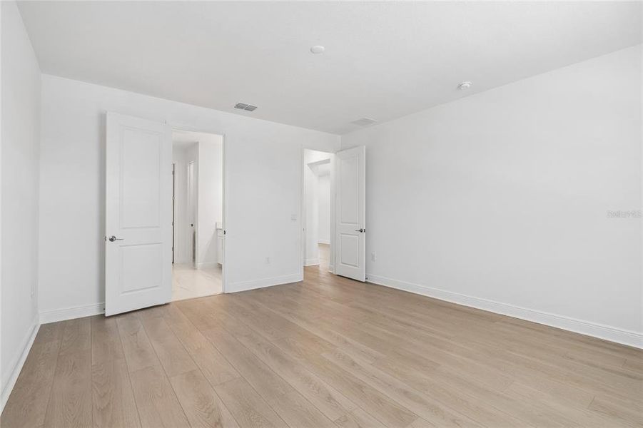 Spacious, unfurnished interior of a new home in SeaFlower, Bradenton (Image 26).