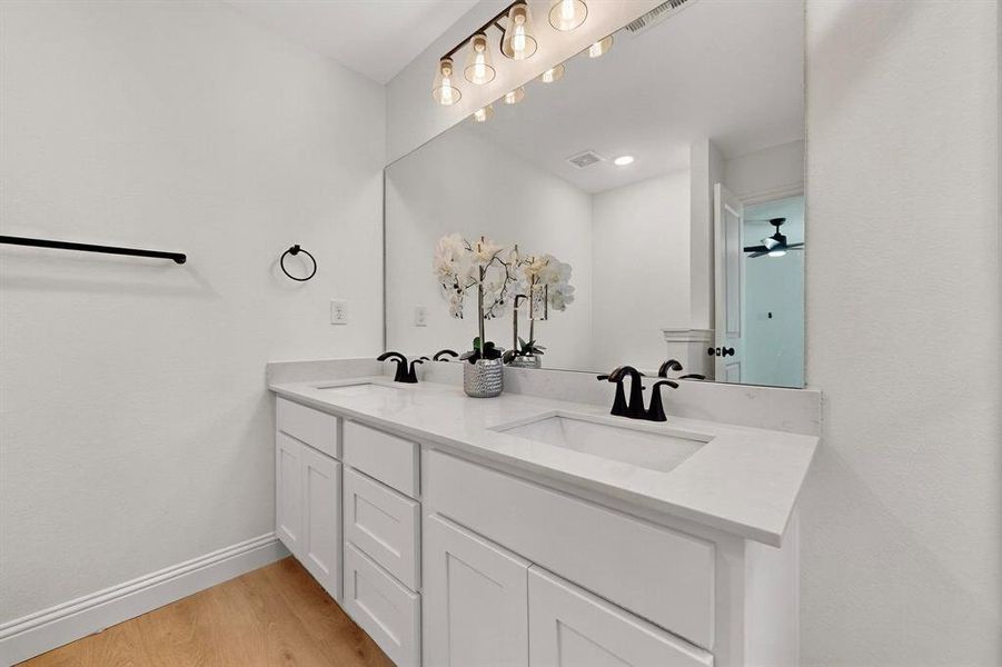 Furnished interior view inside a new home in , Dallas (Image 10).