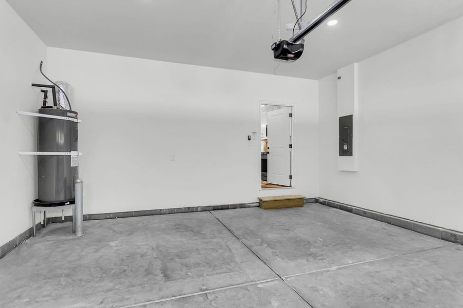 Spacious, unfurnished interior of a new home in , North Charleston (Image 30).
