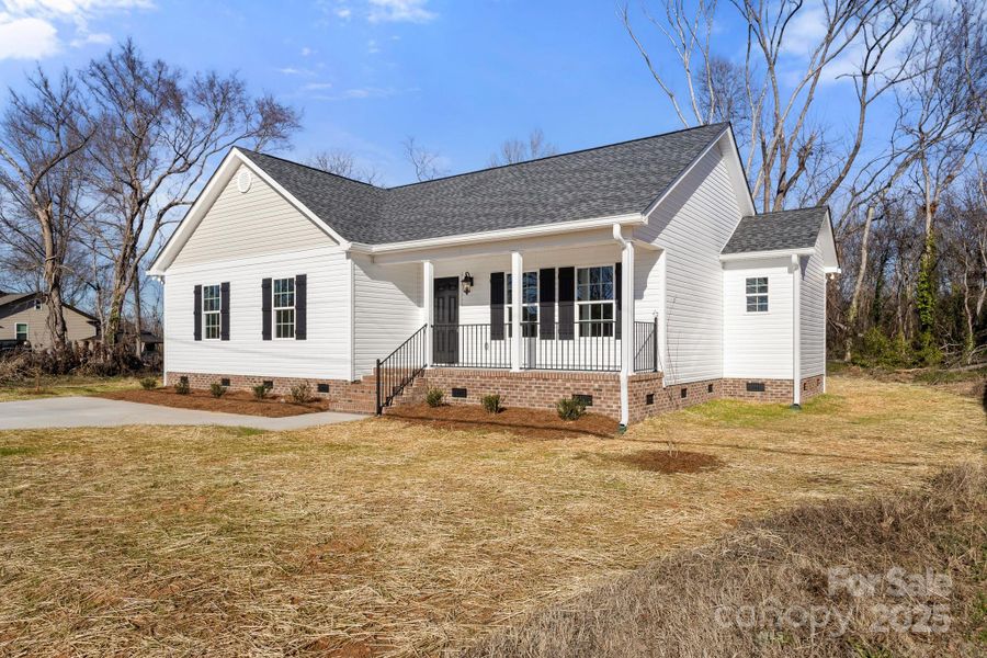 Exterior details and patio area of a home in , Rock Hill (Image 19).