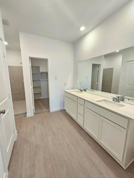 Pics are not of actual home. They are a representative of a home of the same floor plan Pics are not of actual home. They are a representative of a home of the same floor plan