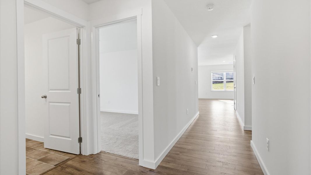Spacious, unfurnished interior of a new home in Emory Creek, Harriman (Image 12).