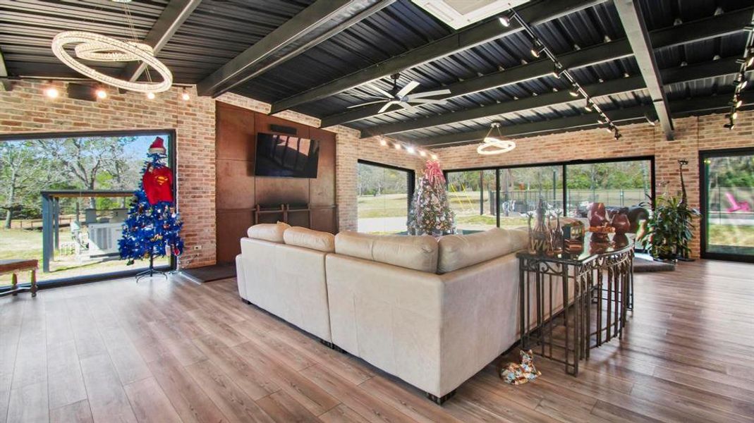 Community amenities in , Richards (Image 22).