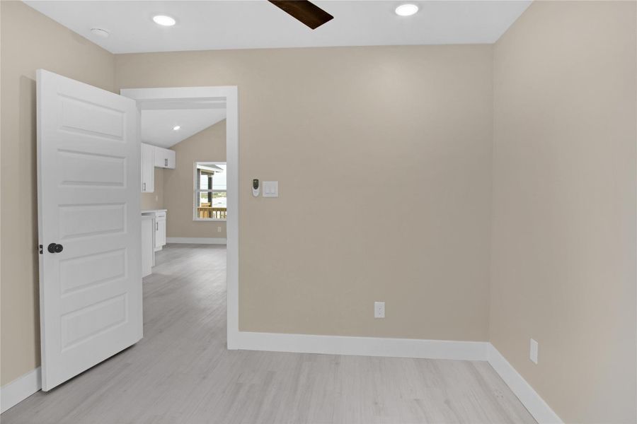 Spacious, unfurnished interior of a new home in , San Leon (Image 15).