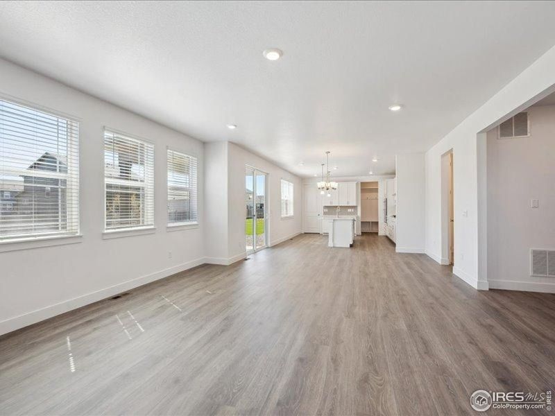 Spacious, unfurnished interior of a new home in Vantage, Berthoud (Image 18).